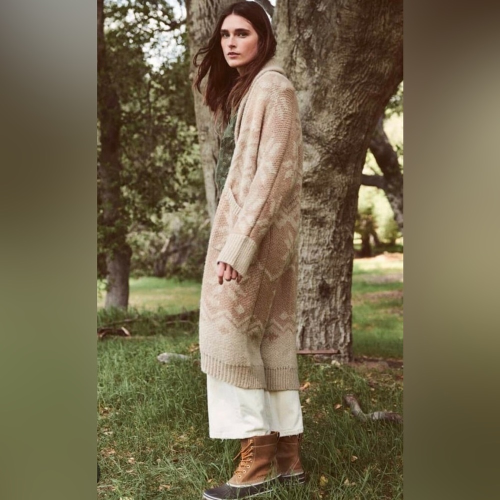 The Great Snowflake Lodge Cardigan